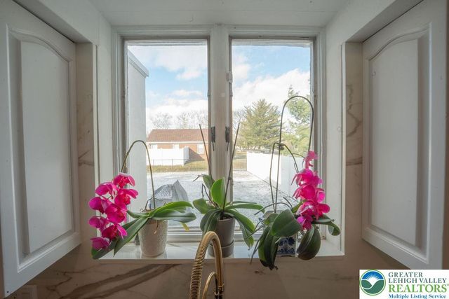 1124 Club Avenue, Allentown City, PA 18109