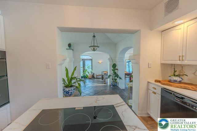 1124 Club Avenue, Allentown City, PA 18109