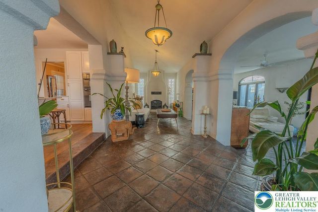 1124 Club Avenue, Allentown City, PA 18109