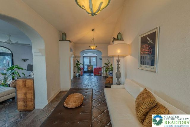 1124 Club Avenue, Allentown City, PA 18109