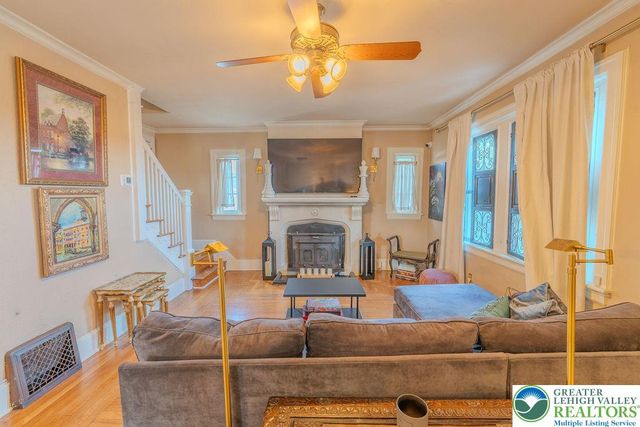 1124 Club Avenue, Allentown City, PA 18109