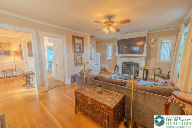 1124 Club Avenue, Allentown City, PA 18109