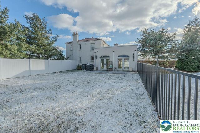 1124 Club Avenue, Allentown City, PA 18109