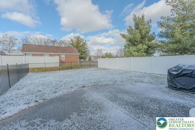 1124 Club Avenue, Allentown City, PA 18109