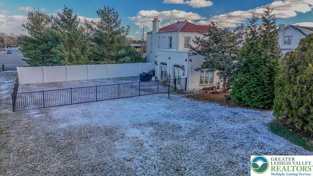 1124 Club Avenue, Allentown City, PA 18109