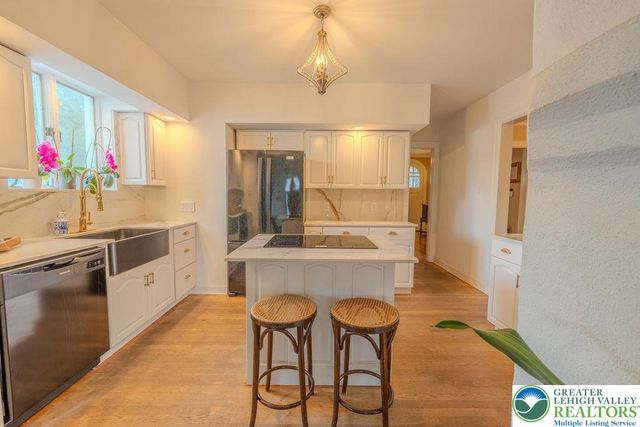 1124 Club Avenue, Allentown City, PA 18109