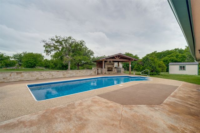 710 Upper Denton Road, Weatherford, TX 76085