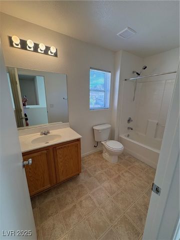 10456 Coyote Cub Avenue, Las Vegas, NV 89129