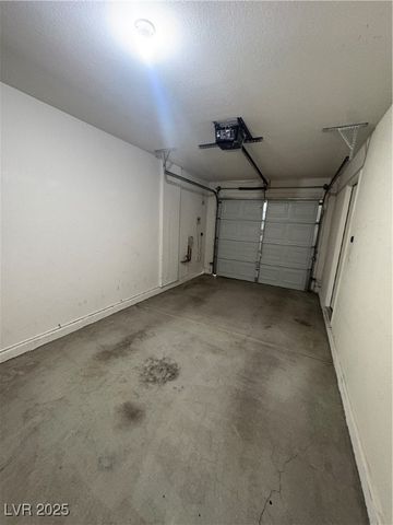 10456 Coyote Cub Avenue, Las Vegas, NV 89129