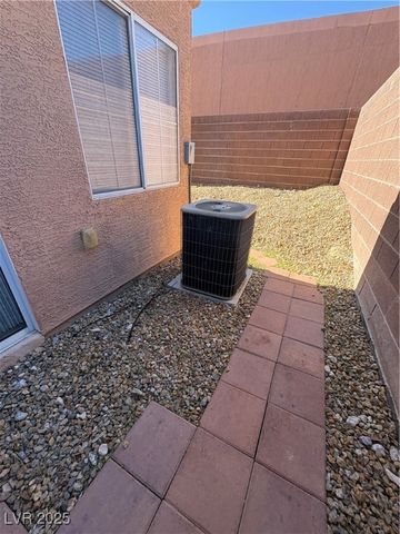 10456 Coyote Cub Avenue, Las Vegas, NV 89129