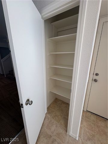 10456 Coyote Cub Avenue, Las Vegas, NV 89129