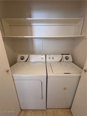 10456 Coyote Cub Avenue, Las Vegas, NV 89129