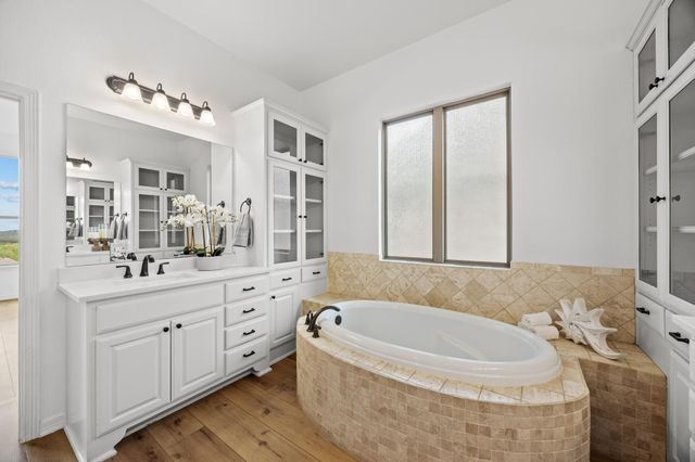 366 Mirafield LN, Austin, TX 78737