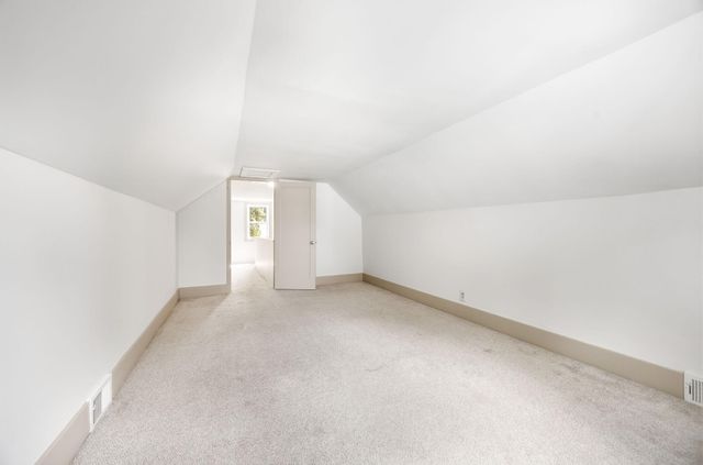 1211 Lealand Road E, Maplewood, MN 55109