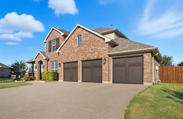 1413 Nutmeg Court, Saginaw, TX 76131