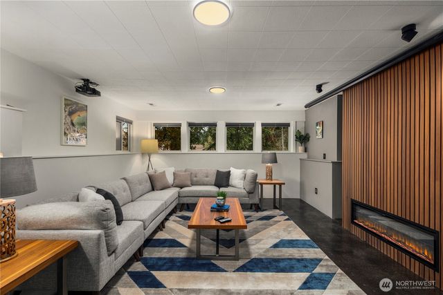 16700 SE 31st Street, Bellevue, WA 98008