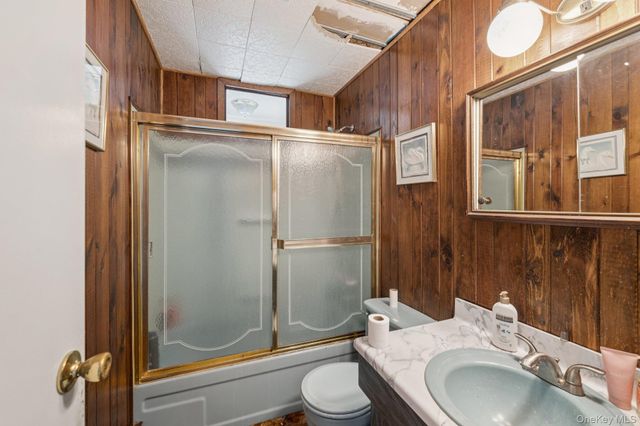 182 Evergreen Avenue, Brentwood, NY 11717