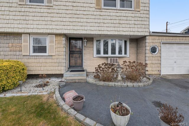 182 Evergreen Avenue, Brentwood, NY 11717