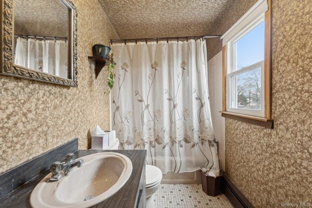 182 Evergreen Avenue, Brentwood, NY 11717