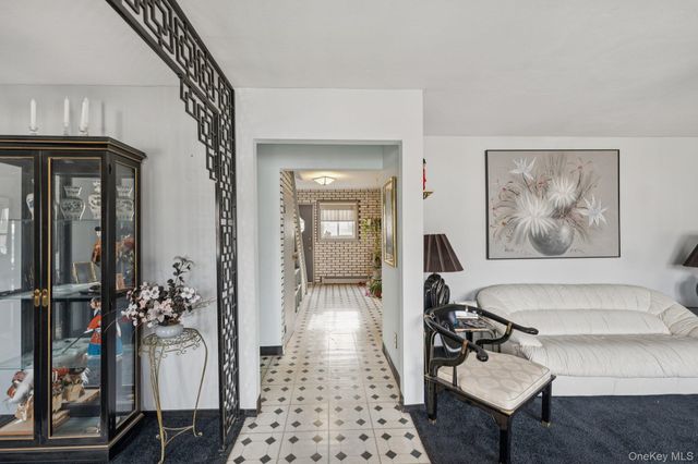 182 Evergreen Avenue, Brentwood, NY 11717