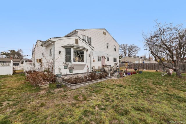 182 Evergreen Avenue, Brentwood, NY 11717