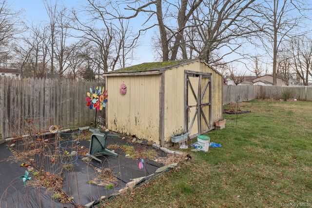 182 Evergreen Avenue, Brentwood, NY 11717