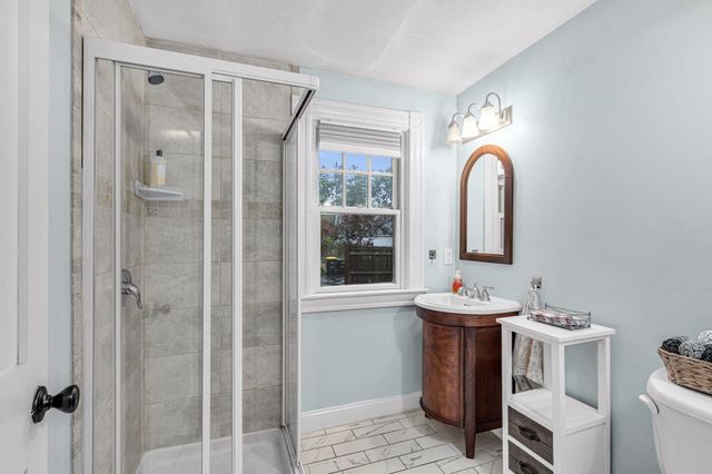 22 S Park Ave, Longmeadow, MA 01106