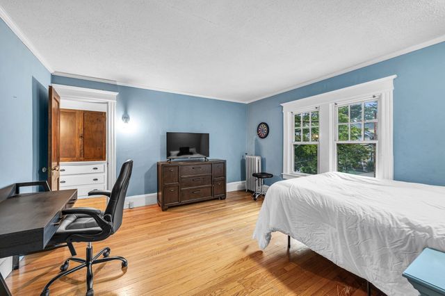 22 S Park Ave, Longmeadow, MA 01106