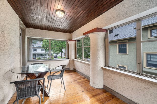 22 S Park Ave, Longmeadow, MA 01106