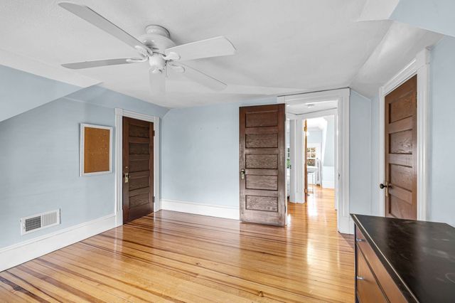 22 S Park Ave, Longmeadow, MA 01106