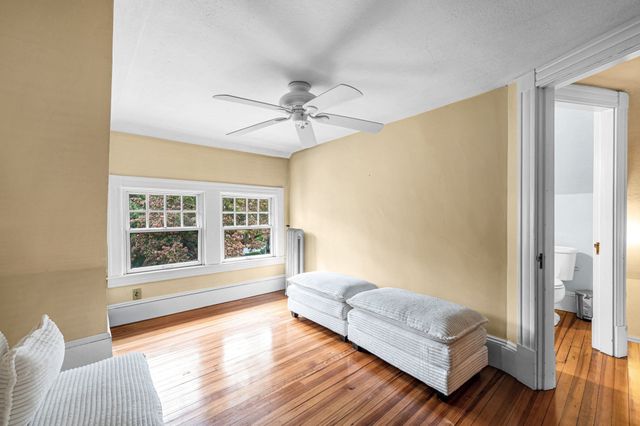 22 S Park Ave, Longmeadow, MA 01106