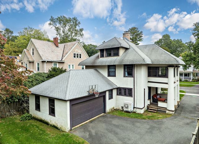 22 S Park Ave, Longmeadow, MA 01106