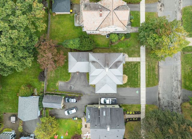 22 S Park Ave, Longmeadow, MA 01106