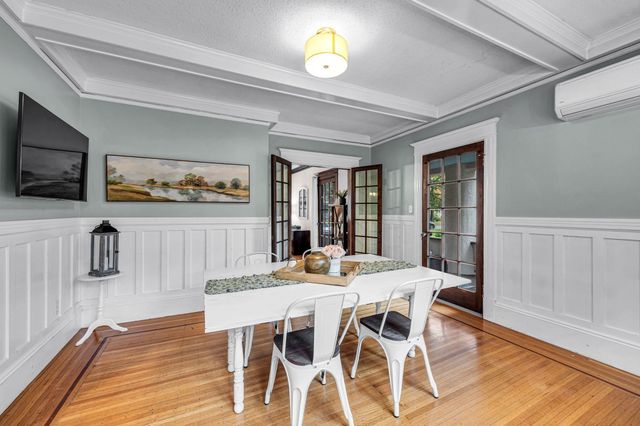 22 S Park Ave, Longmeadow, MA 01106