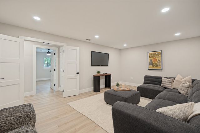 3129 Flowerdale Lane, Dallas, TX 75229