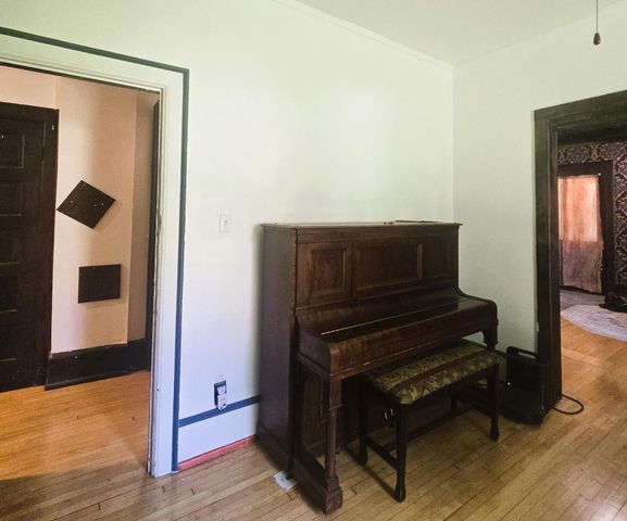 930 N 34th STREET, Milwaukee, WI 53208