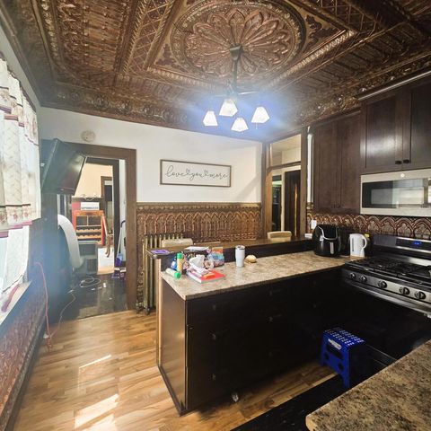 930 N 34th STREET, Milwaukee, WI 53208