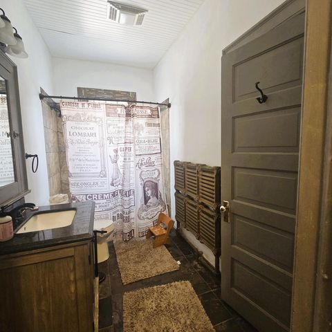 930 N 34th STREET, Milwaukee, WI 53208