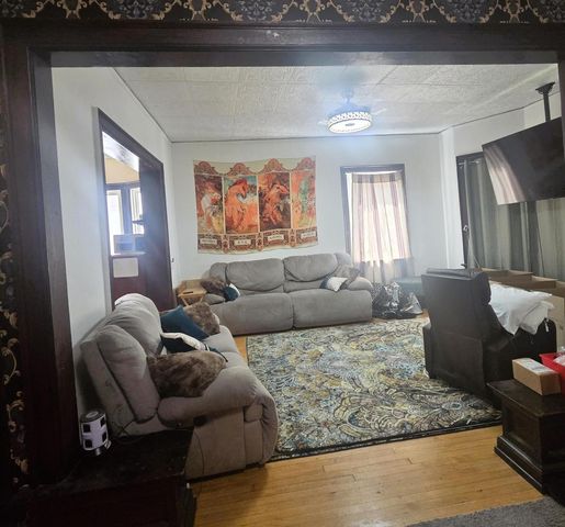 930 N 34th STREET, Milwaukee, WI 53208