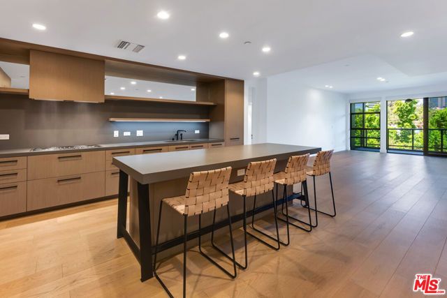 10777 Wilshire Boulevard 405, Los Angeles, CA 90024