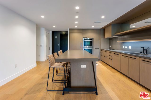 10777 Wilshire Boulevard 405, Los Angeles, CA 90024