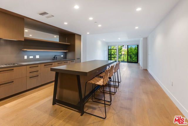 10777 Wilshire Boulevard 405, Los Angeles, CA 90024