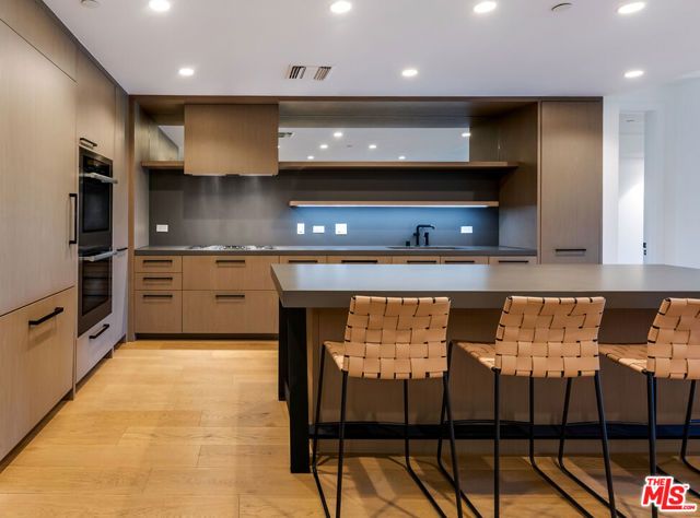 10777 Wilshire Boulevard 405, Los Angeles, CA 90024