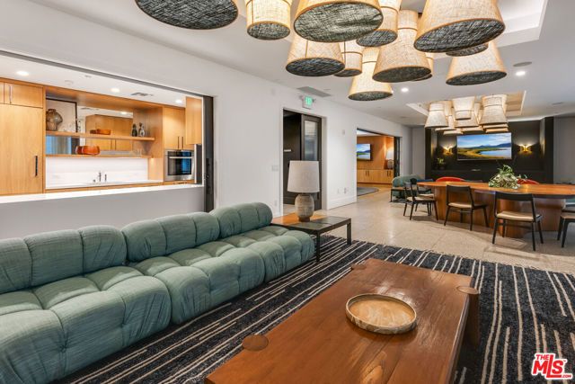 10777 Wilshire Boulevard 405, Los Angeles, CA 90024