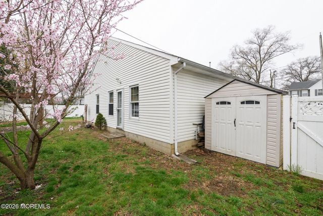 210 Raritan Place, North Middletown, NJ 07748