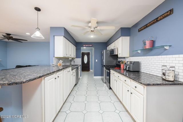 210 Raritan Place, North Middletown, NJ 07748