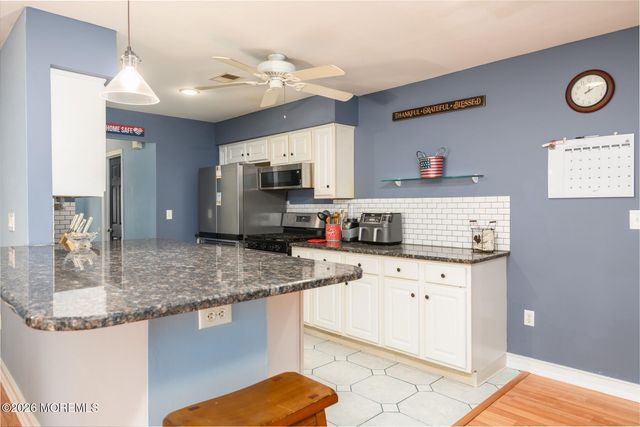 210 Raritan Place, North Middletown, NJ 07748