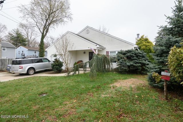 210 Raritan Place, North Middletown, NJ 07748