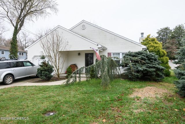 210 Raritan Place, North Middletown, NJ 07748