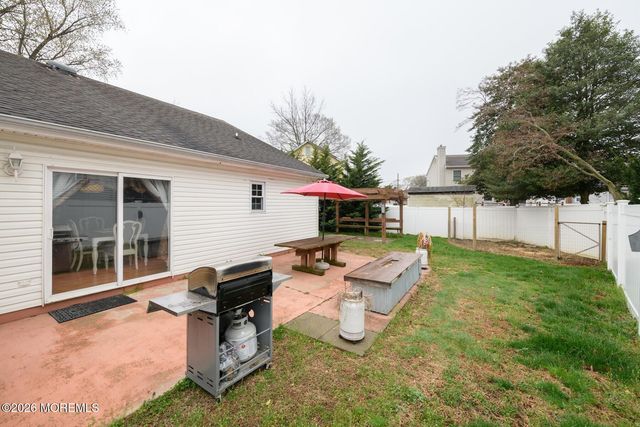 210 Raritan Place, North Middletown, NJ 07748